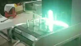 商丘市丝印机厂家商丘市伺服滚印机全自动转盘丝网印刷机带led冷光源秒干 uv隧道炉解决产品不干燥问题